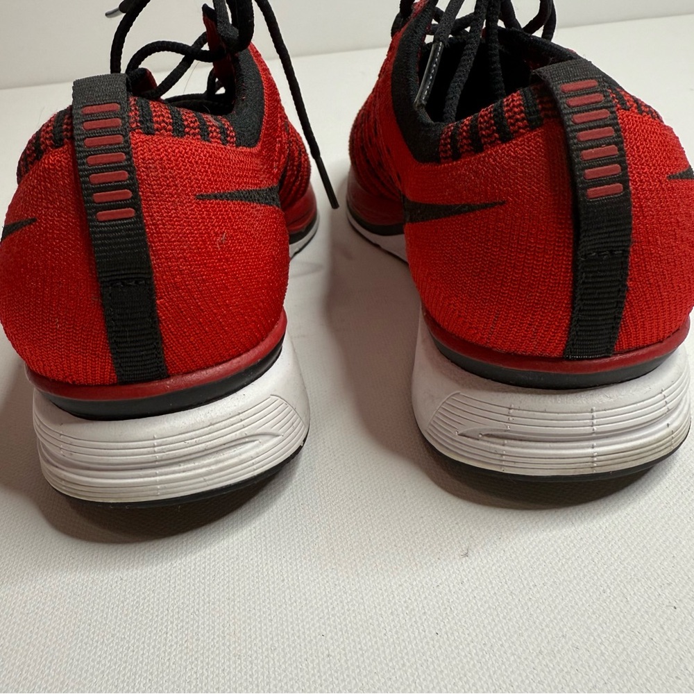 Nike Flyknit Trainer University Red - Picture 5 of 8